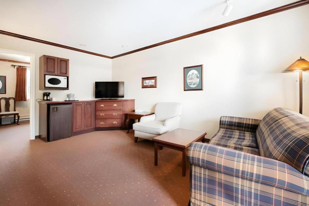 Mount Robson Hotel